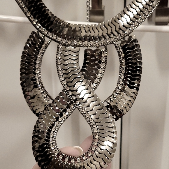 Silver and Rhinestone necklace - Picture 2 of 2